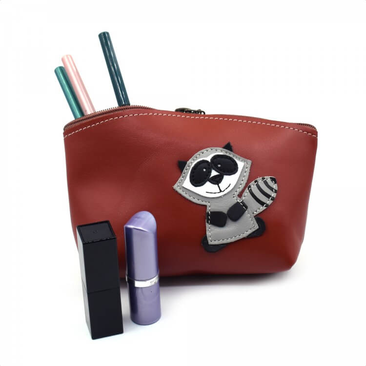 FP402-tamno-braon-neseser-motiv-rakun-03-750x750 FP402-tamno-braon-neseser-motiv-rakun-03-750x750